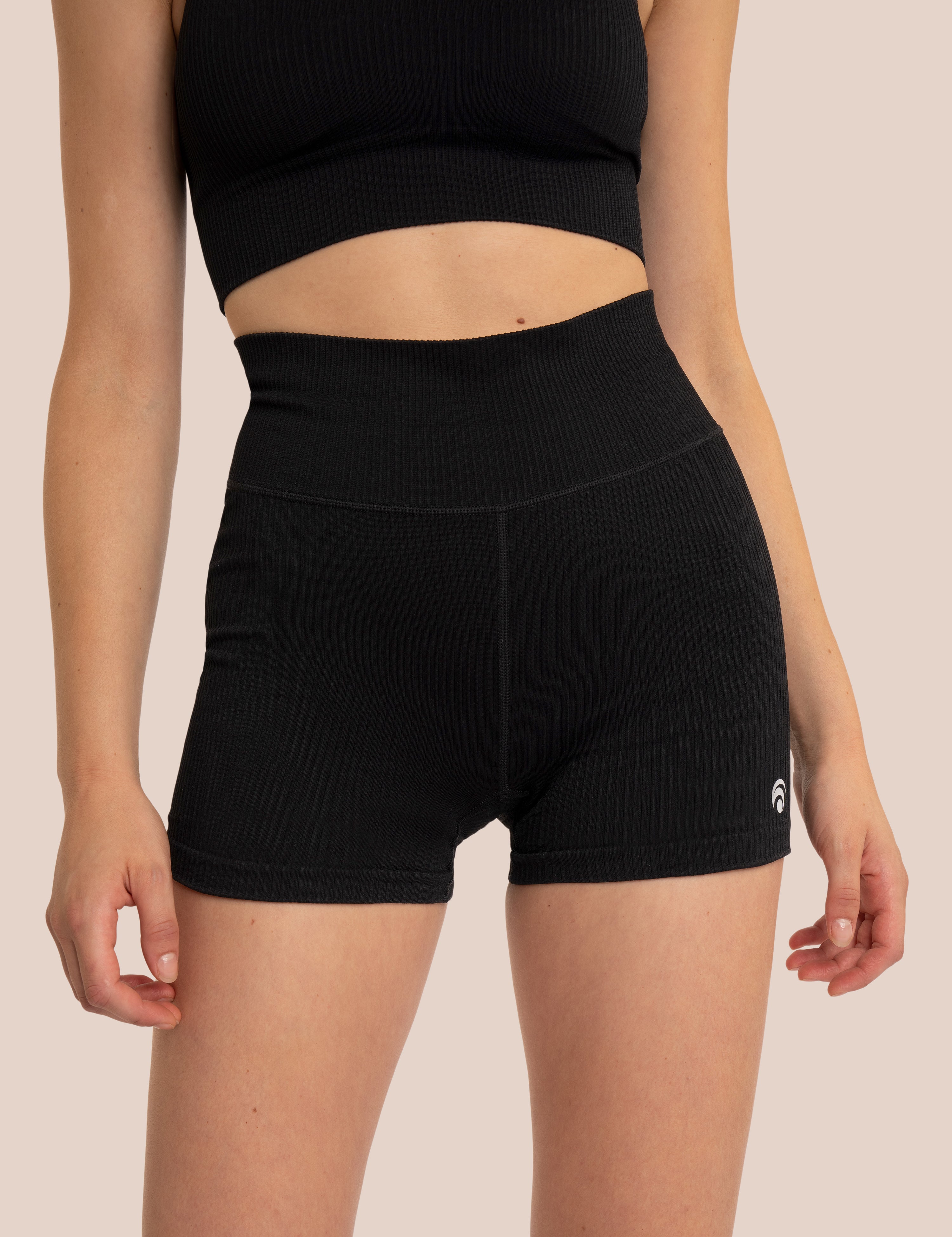 43844-black-hotpants_80_d8e6ce0d-183f-4c35-9072-daf4eccdc24d.jpg