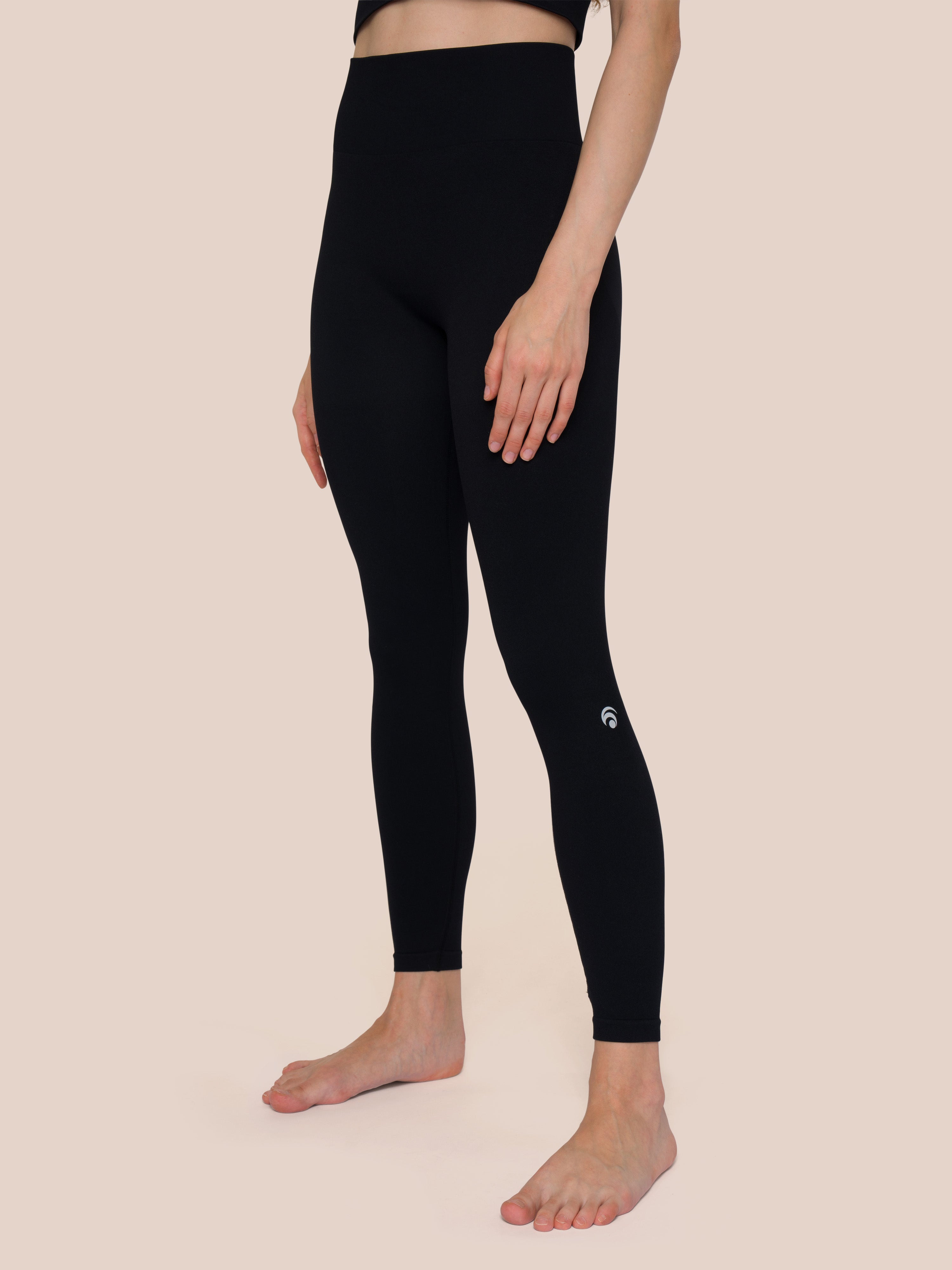 Tara Beverly Set - Black - Yoga Set