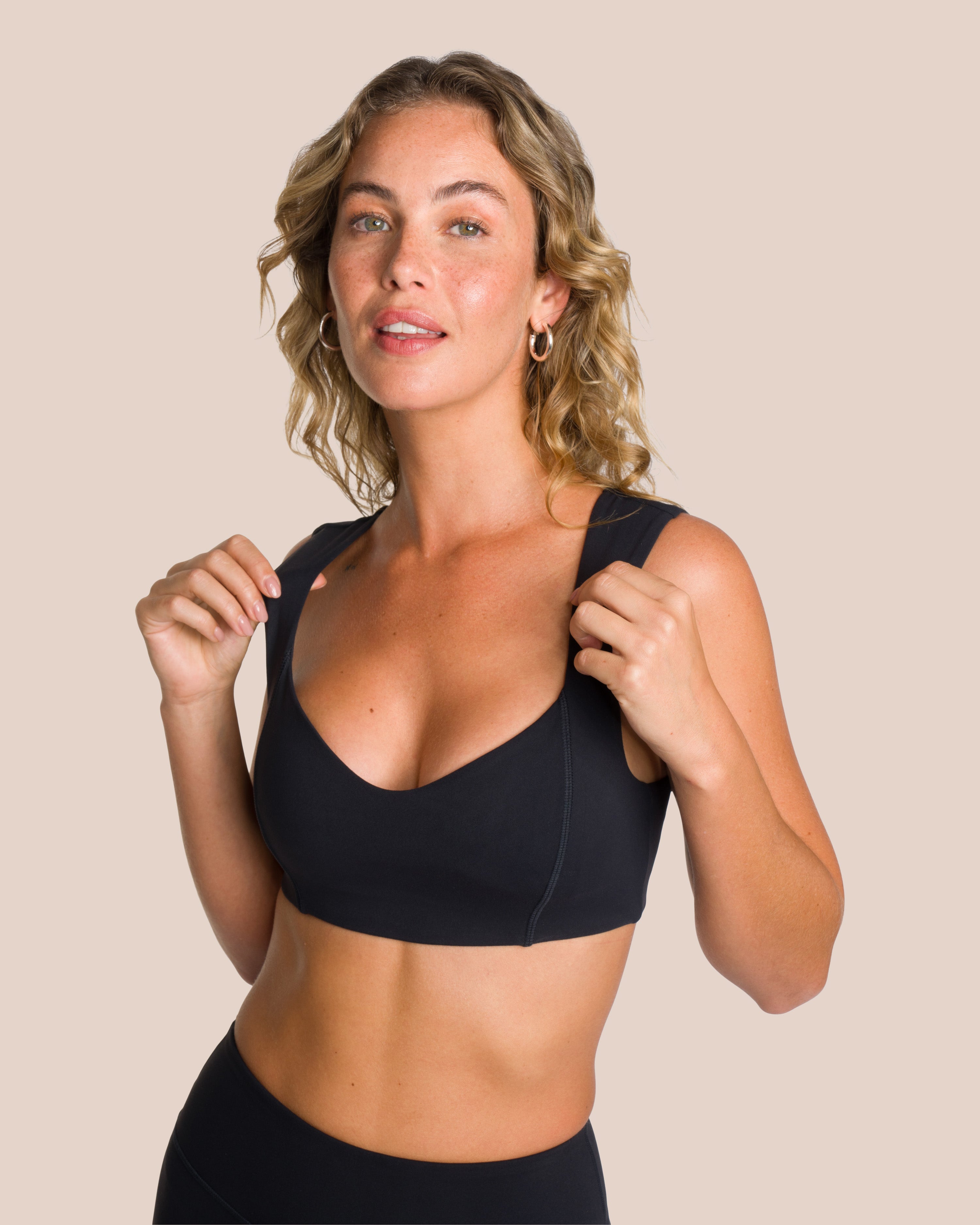 Shania Flared Set - Black - Yoga Set