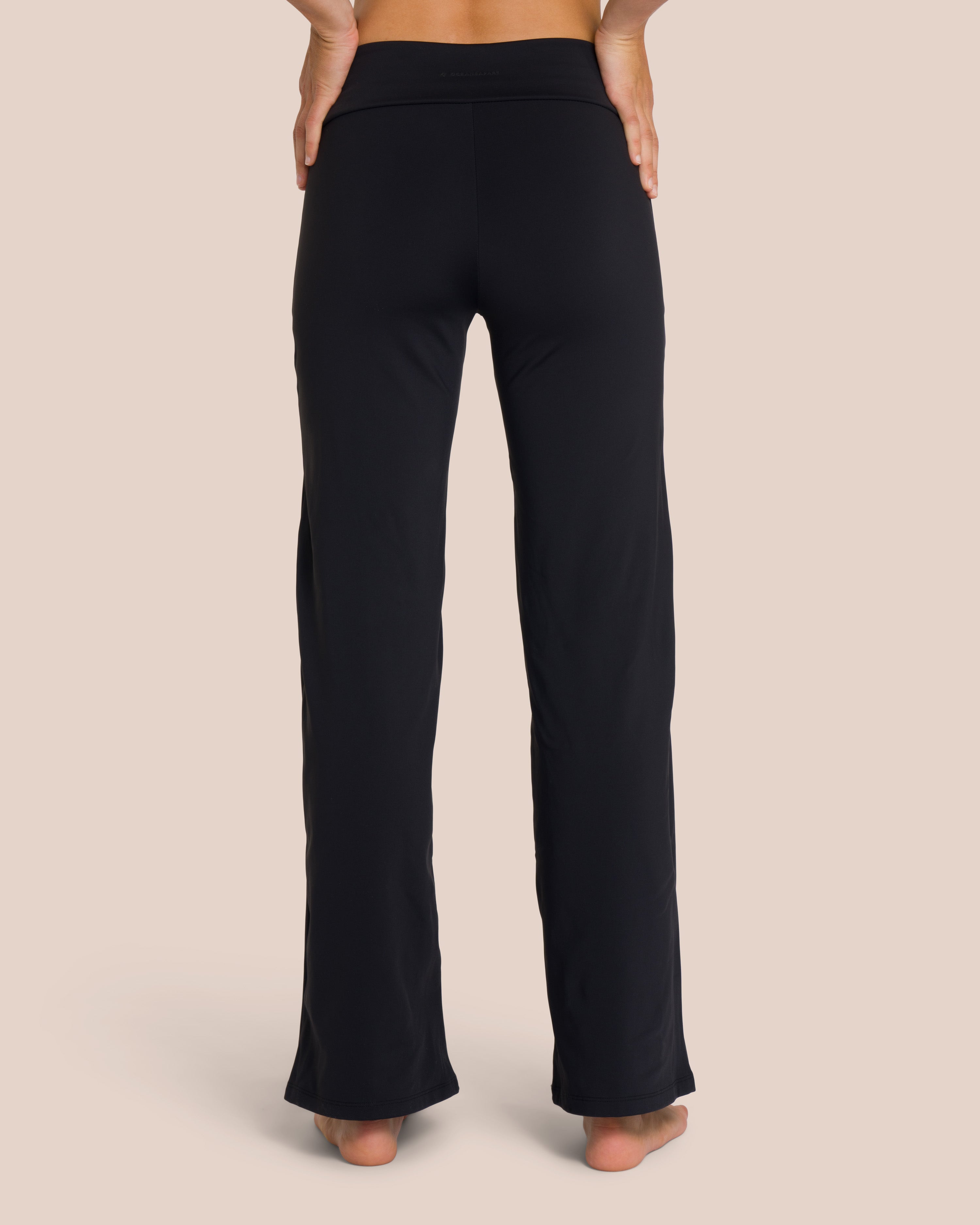 Florence Layer Straight Leg Set Petite - Black - Yoga Set