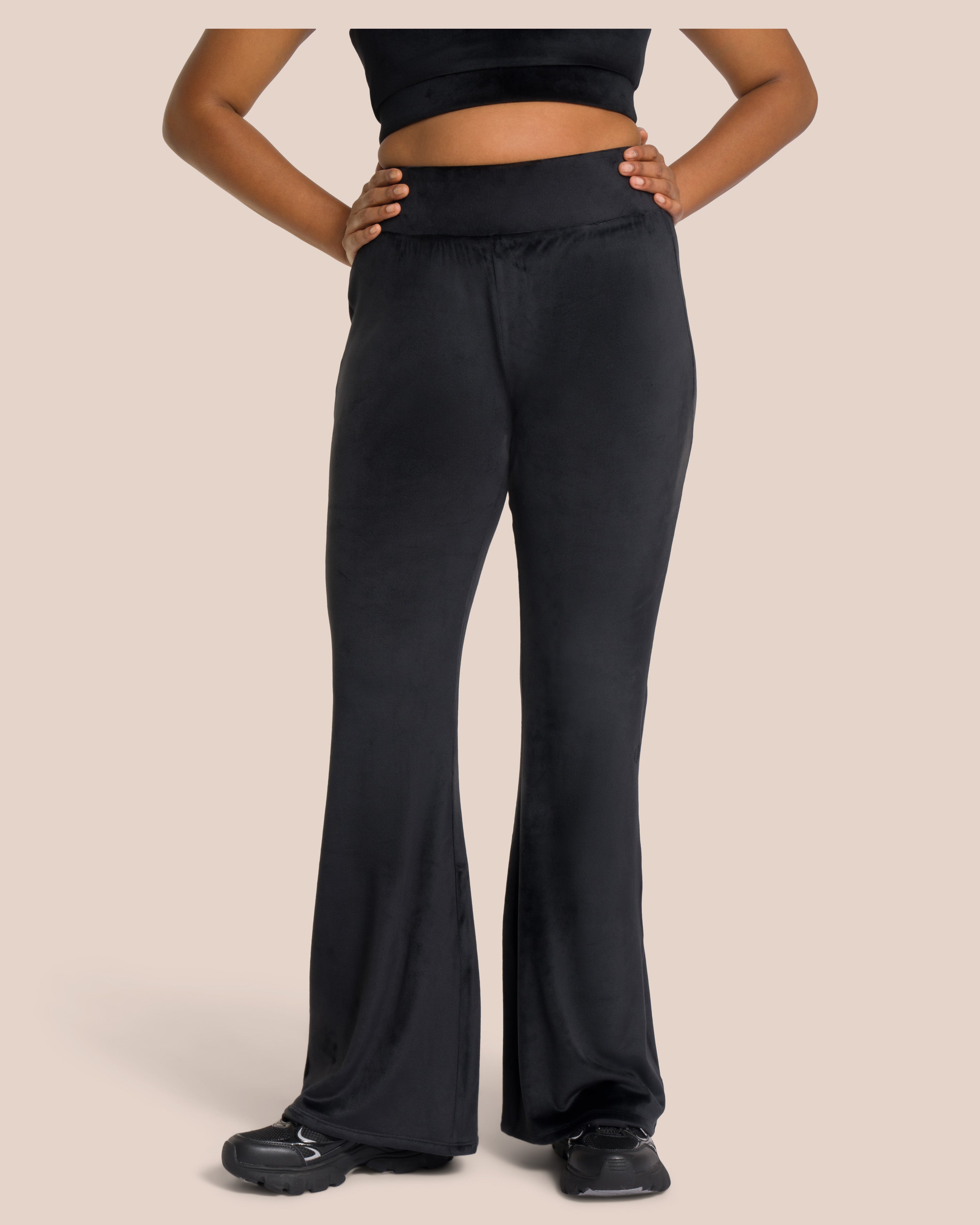 Kelly Flared Pant - Yoga Pant - Black