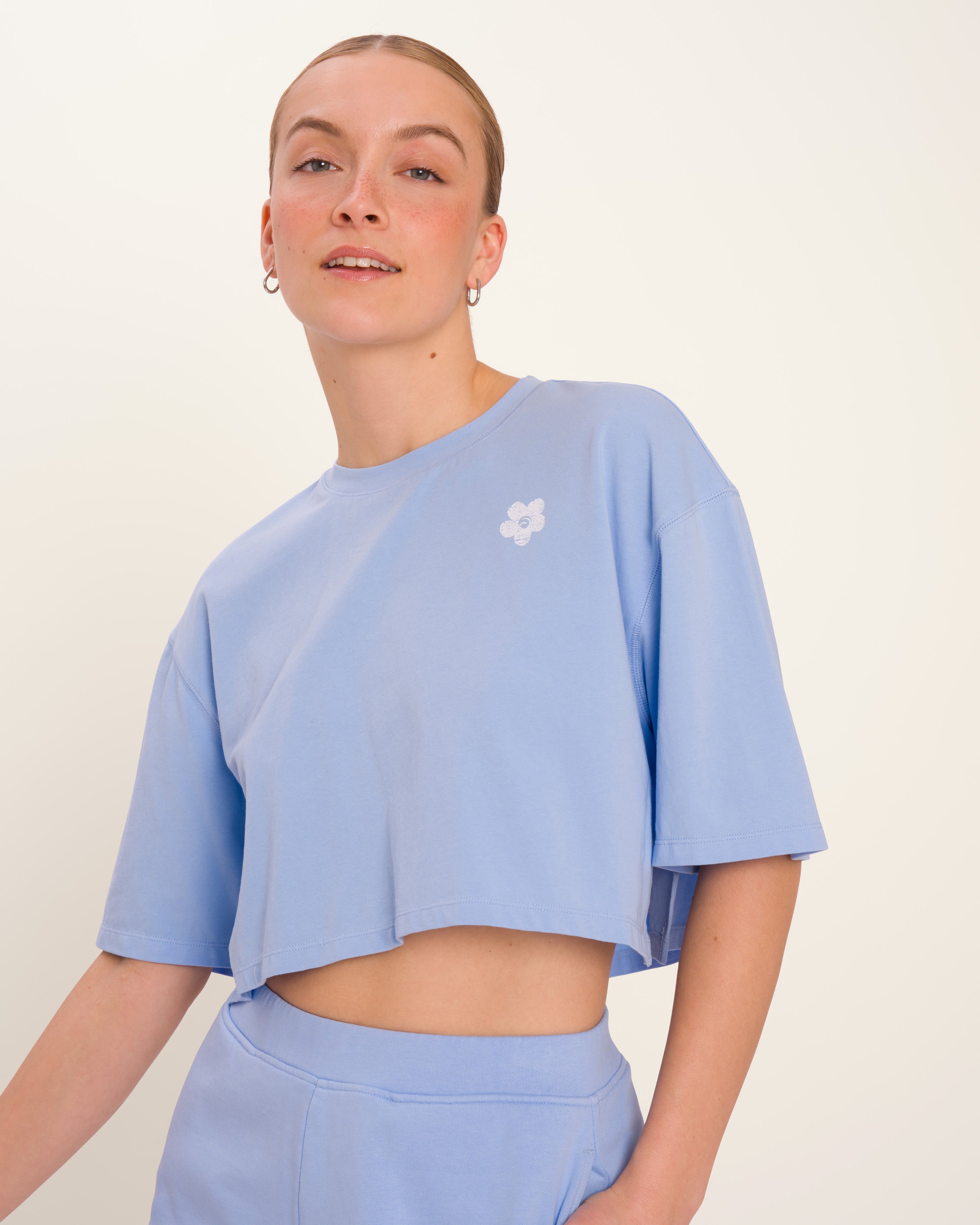 Lola Cropped T-Shirt - Yoga T-Shirt - Blue