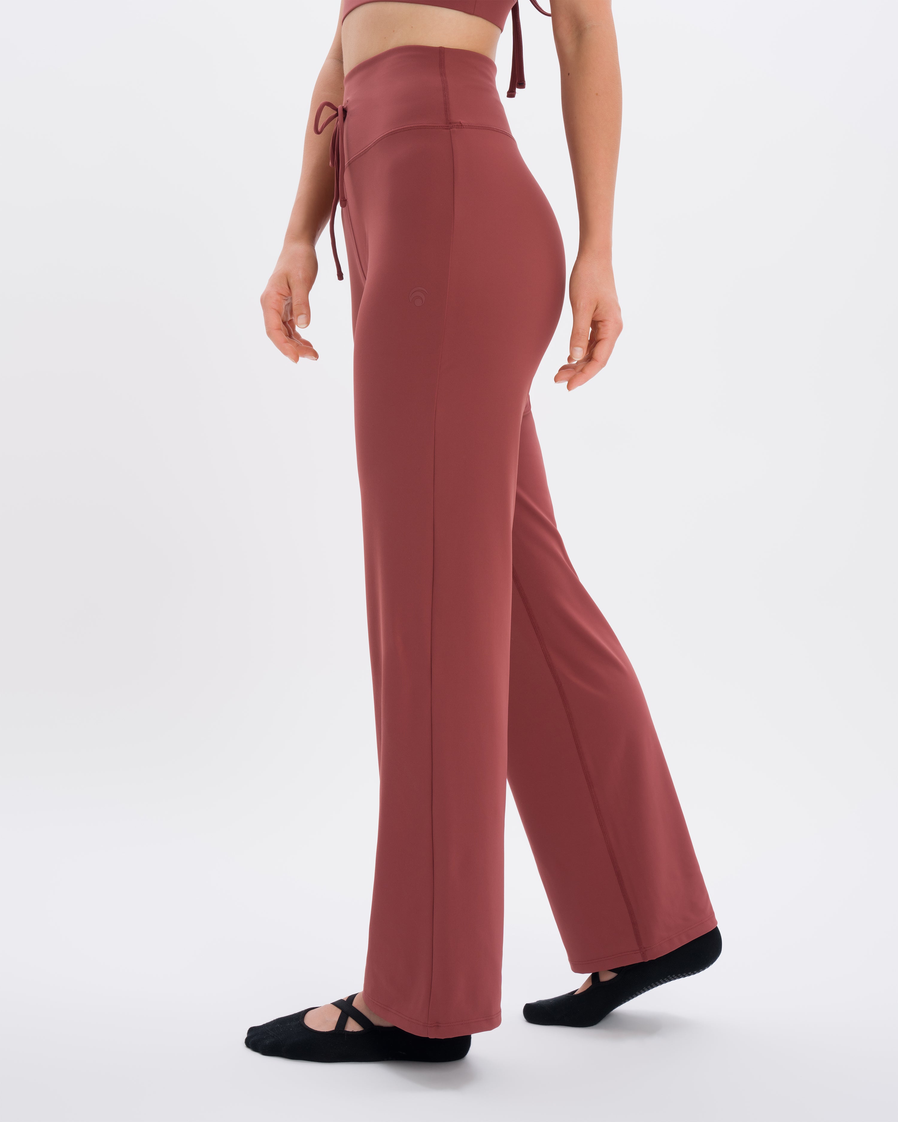 Eve Wideleg Set - Cayenne - Yoga Set