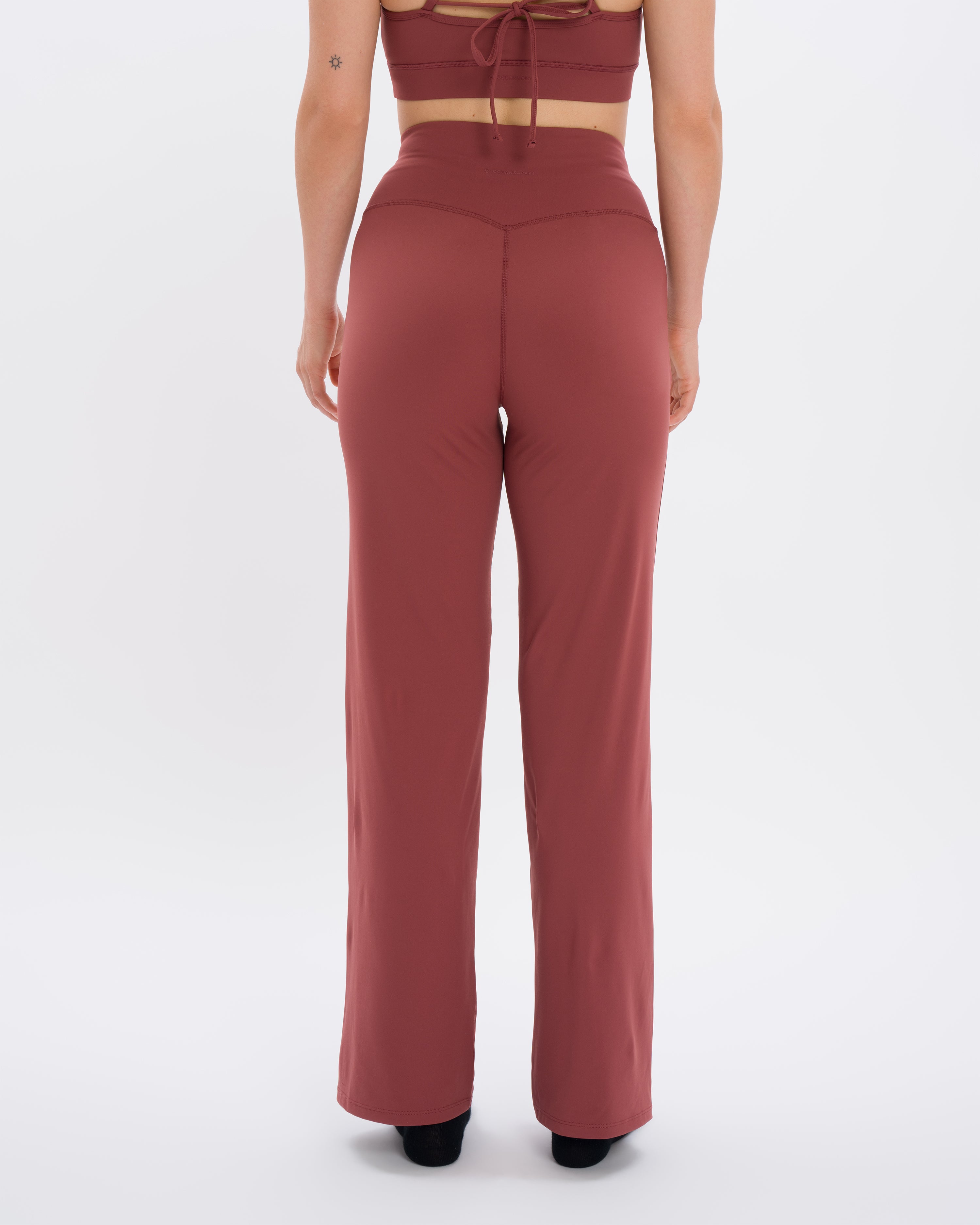 Eve Wideleg Set - Cayenne - Yoga Set