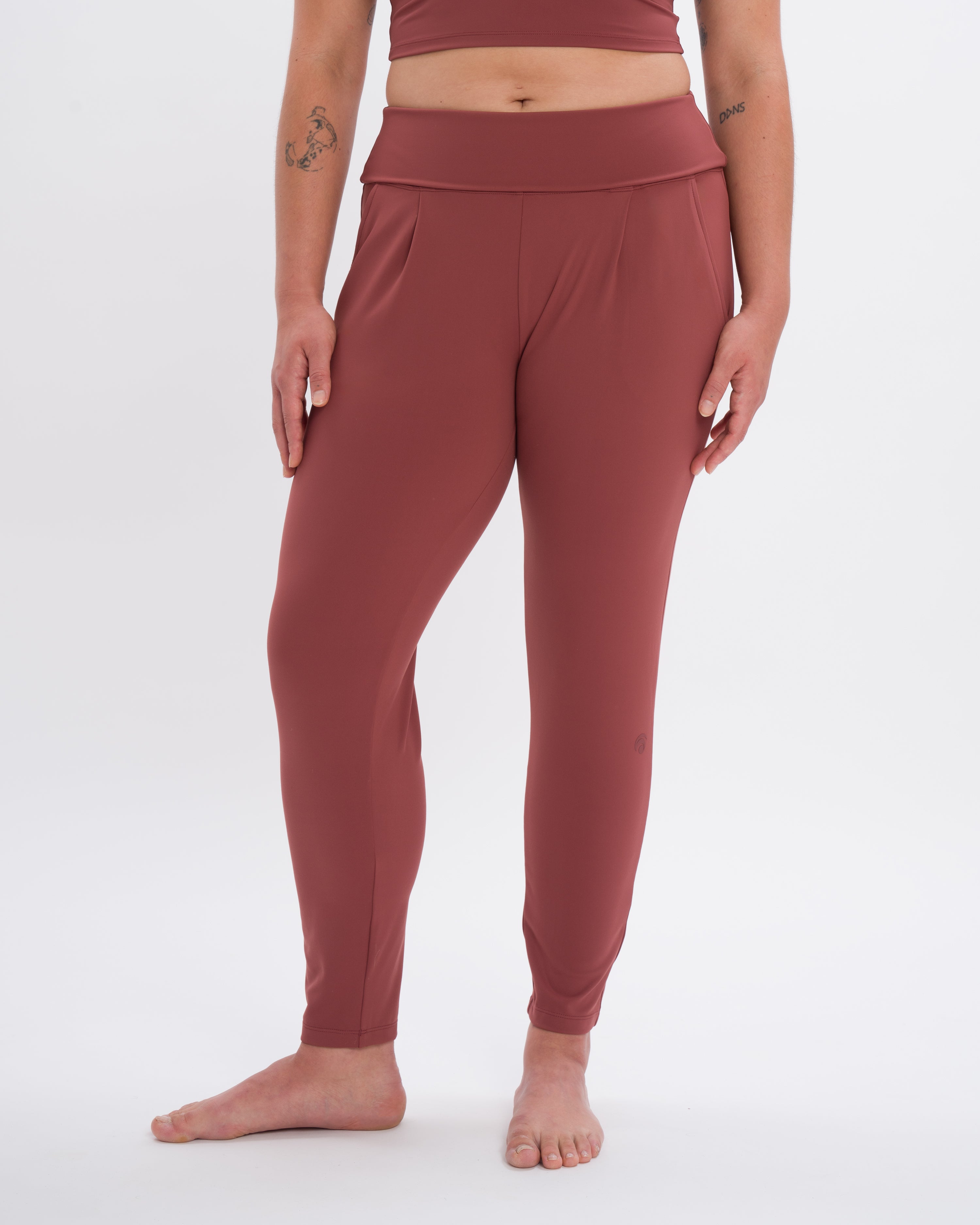 Ginger Jogger - Yoga Leggings - Cayenne