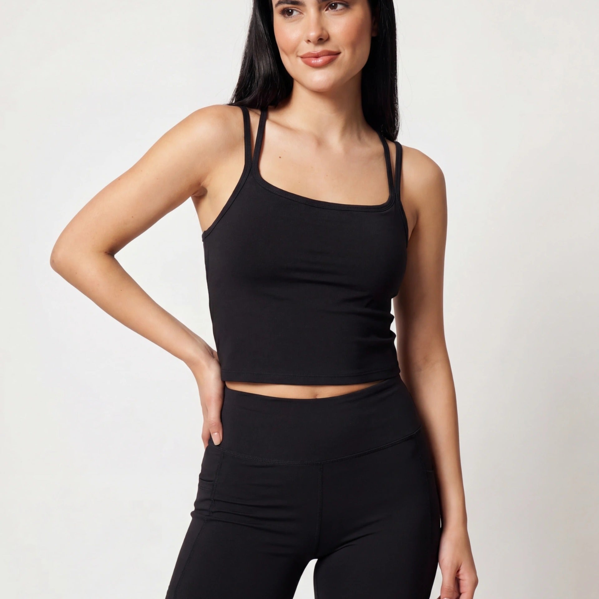 GIASTOP001-black-3_1920x1920_f4cdd8e3-e1f1-43d1-a029-703b692a4c0e.jpg