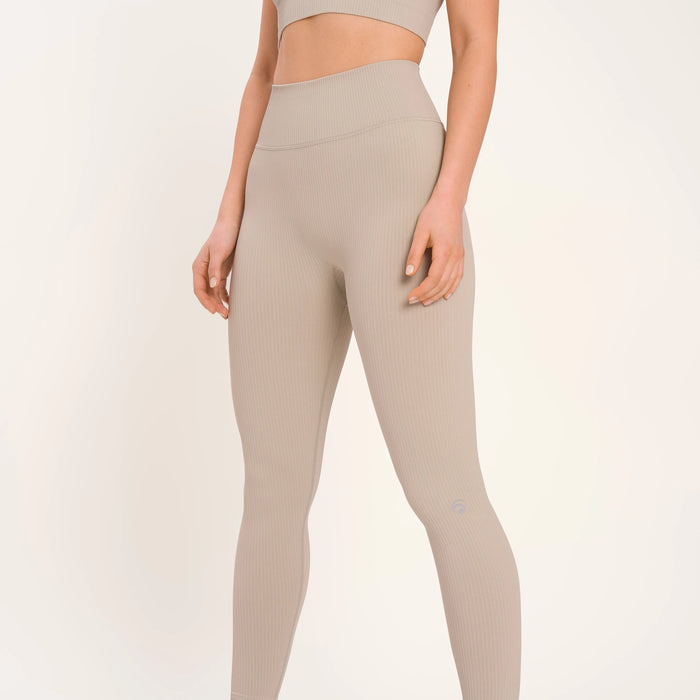 Materiał prążkowany