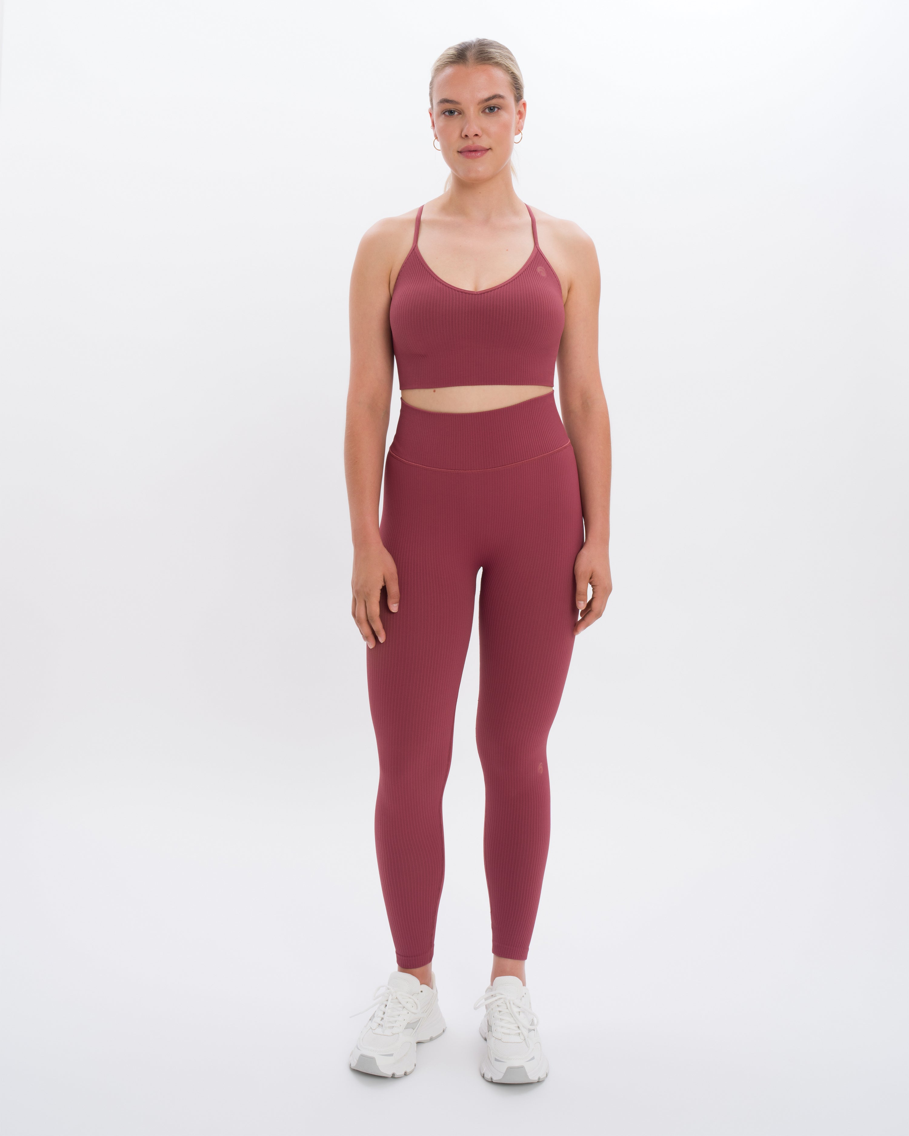 set-maya-cayenne_01.jpg